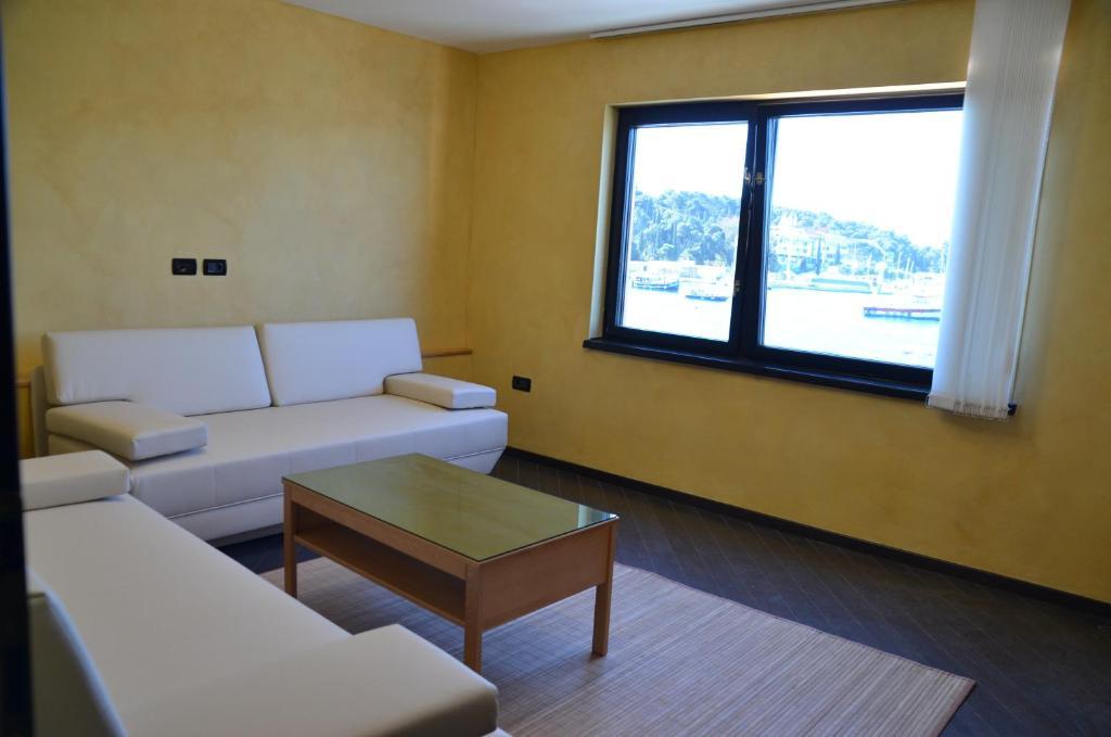 Apartments Ana City Ρόβινι Εξωτερικό φωτογραφία